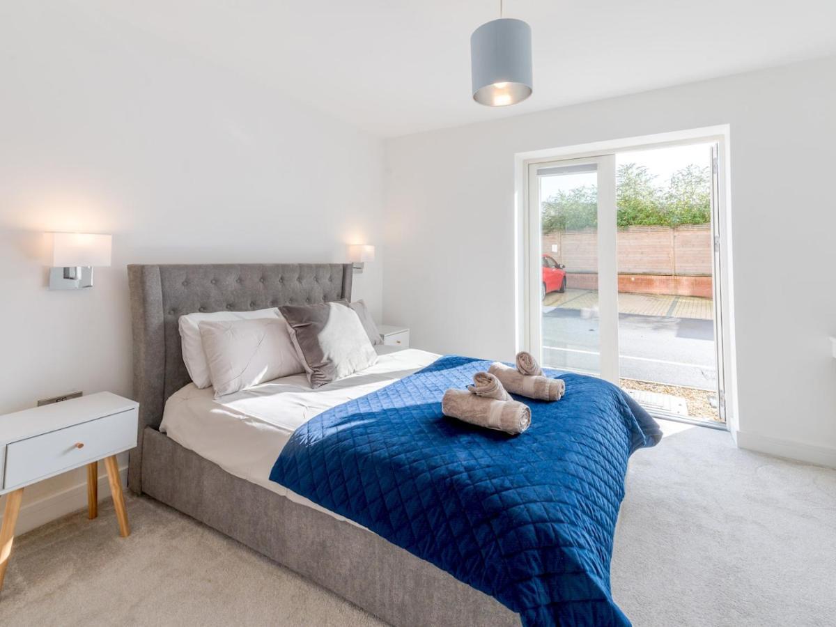 Pass The Keys Contemporary Apartment With Secure Parking Shrewsbury Buitenkant foto